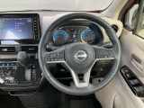 周囲が広く見わたせて運転しやすく室内も広々★