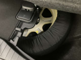 これは嬉しいスペアタイヤ付き車です。