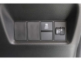 VSA装備=ブレーキ時の車輪ロックを防ぐABS、加速時などの車輪空転を防ぐ トラクションコントロールシステムに旋回時の横すべり抑制の3つの機能を トータルにコントロールします。