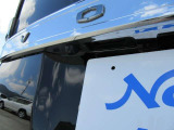 バックガイドモニターで、後方を確認しながら安心して駐車することができます。運転初心者も熟練者も必須の機能ですよ!