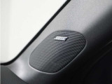 ◆BOSEスピーカー◆室内環境に合わせBOSE社と共同開発したサウンドシステム。まるでコンサート会場にいるような臨場感を全席で味わえます。