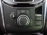 手元で直感的に操作できるコマンダースイッチや、停車時に便利なオートホールド機能を搭載!運転中の視線移動を抑え、安全で快適なドライブをサポートします。優れた操作性と上質感、ぜひ店頭でお確かめください。