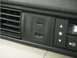 ◆USBチャージャー◆使いやすい場所に装備されています。