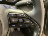 ステアリング右側に車間距離切り替えスイッチ・LTA(レーントレーシングアシスト)スイッチ・レーダークルーズコントロール(全車速追従機能付き)スイッチ・オーディオスイッチが付いています。