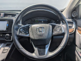 ドライバーの操作性に配慮したステアリング。快適な運転をサポートします。