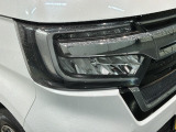 LEDヘッドライトは、点灯の瞬間から最大光量を発揮し、突然暗くなるトンネルなどでの安定感を高めます。