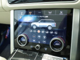エアコンは運転席と助手席それぞれで温度の調節が可能です。