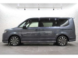 このお車はホンダ純正光脱臭・抗菌加工を納車前に致します。光触媒消臭は光触媒と銀イオンにより消臭とウイルス除菌や抗菌効果のダブル効果で車内を快適に保ちます。