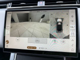 3Dサラウンドカメラ(360&deg;カメラ)で全方位の死角となる部分や発進時・駐車時・細い路地からの運転などカメラを通してモニターで確認することが可能です。