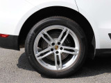F:235/55R19、R:265/50R19