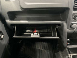 収納スペースもたくさん有ります☆車検証や小物類などすっきり収納♪