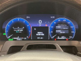 視認性の高いスピードメーターになっております。