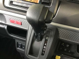 操作しやすいセンターパネル周り運転中でも一目で見やすく操作感に優れています