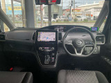 視界も広く見切りも良好で運転しやすいですよ。フロントガラスとフロントドアガラスは紫外線を約99%もカットしてくれます。