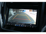 リヤカメラ付きで駐車も楽々、後方の映像を確認でき安心です