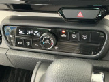 【オートエアコン】AUTOボタンを押してお好みの温度を設定!快適な室温でドライブをお楽しみいただけます♪