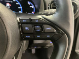 レーダークルーズコントロール(全車速追従機能付)付きです。車速に応じて追従支援してくれるので、ロングドライブも快適です。詳細は販売店スタッフまでおたずねください。