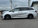 オデッセイアブソルート後期型入庫しました。