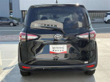 乗車定員は5名です。