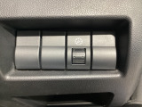メーターパネルイルミの調光ダイヤルスイッチをインパネにセット。