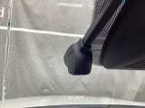 別途SDカードの購入が必要です。運転中の映像・音声などを記録して、交通事故やトラブルが起きた時の正確な状況把握に役立つドライブレコーダーが装着されています。