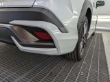 暗闇でも前方をくっきりと照らしてくれるライトです。夜の運転でも安心ですね。