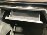 「収納スペース」使いやすい収納を、使いやすい場所に。様々な場所に収納スペースがあり使い勝手も良いので車内もスッキリして綺麗を保てます