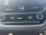 オートエアコンは、気温を設定すれば自動調整。車内をいつでも快適空間にしてくれます♪