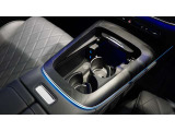 メルセデスジャパンが定めるサーティファイドカー(認定中古車)として登録を致しますので、納車時にはタイヤやバッテリー等も規定以下の数値であれば、整備代金を頂かず、無償で交換となります。ご安心下さい。