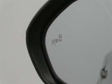 隣車線を走る車両をレーダーで検知し、ドアミラーでは確認しにくい後側方エリアに存在する車両に加え、急接近してくる車両も検知します。車両を検知するとドアミラーに搭載されたLEDインジケーターが点灯します。