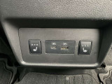 後部座席にもUSB完備で携帯などの充電も可能です♪シートヒーターも完備(^^)/