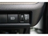 車体が傾いた状態の時にヘッドライトの光の高さを上下に調整することが出来ます!