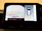 バックモニター&パノラミックビューで車庫入れや駐車もラクラク♪※あくまでも補助的な装置なので目視確認もお忘れなく!