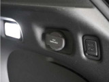 ◆ラゲッジスペース用アクセサリーソケット◆アウトドアのシーンで大活躍!ライトや充電ケーブルの電源としてご活用いただけます♪