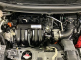 コンパクトなエンジンルームで、室内空間を確保しています。ホンダのMM思想(マンマキシマム・メカミニマム)は今でも受け継がれています。