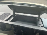 運転席側メーター上にも何かと便利な小物入れがいっぱい付いていて便利◎♪♪