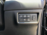 各種スイッチ類は運転席右側にレイアウトしています。
