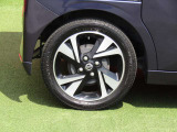 もちろんご購入後のメンテナンスもお任せください!明るく車に詳しい専門スタッフがお客様のカーライフの安心と安全をサポートさせていただきます!