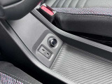★MINIには6個のエアバッグを標準装備。運転席/助手席エアバッグ、サイド・エアバッグ、ヘッド・エアバッグ。