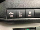【運転席インパネスイッチ】安全装置関係のスイッチも操作しやすい位置に配置されています。