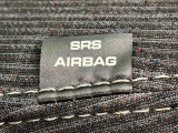 車両側方からの衝撃を緩和するSRSサイドエアバッグ(運転席/助手席)に加えて,SRSカーテンシールドエアバックも標準装備