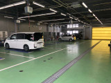 大型ピットを完備しています、整備の事もU-Select亀山長明寺にお任せください。