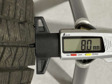 冬タイヤの残り溝は8.0mmです。スリップラインからは6.3mmとなっております。