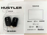 キーレスプッシュスタートシステム。キーを取り出さずにドアの解錠・施錠、エンジン始動ができます。
