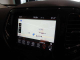 純正ナビゲーションシステム【U-Connect】 Apple carplay/アンドロイドオート対応!ブルートゥース接続でハンズフリー/オーディオ再生も対応!様々な役割をする純正ナビ・コントロールシステム!