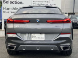 スタイリッシュに研ぎ澄まされたリアビュー。LEDライトがより引き締まったスタイルを実現。急ブレーキ時にはハザードランプ自動点灯し後続車への注意を促します。