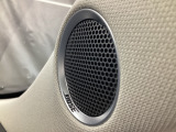 BOSE社との共同開発により室内空間にあった音響チューニングを施し、クリアで臨場感のあるダイナミックサウンドをお楽しみいただけます。
