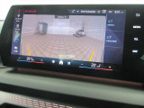 車両の頭脳といっても過言ではない『iDrive・システム』。オーディオ・ハンズフリー・ナビゲーションはもちろん、車両状況・操作説明まで確認する事ができます。