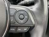 レーダークルーズコントロール(全車速追従機能付)付きです。車速に応じて追従支援してくれるので、ロングドライブも快適です。詳細は販売店スタッフまでおたずねください。