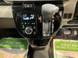 車両状態証明書修復歴の有無も一目瞭然。機能や内装・外装、走行距離、修復歴の有無をチェックし、クルマの状態を10段階にした車両状態証明書。数字や記号を使ってわかりやすく表示しています。